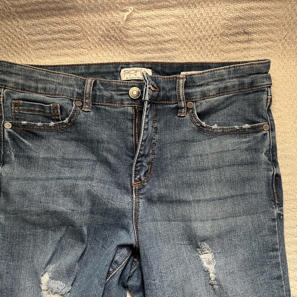 I’m selling a pair of jeans